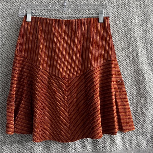 Free People EUC Size S A-Line Mini Skirt, Unlined, Elastic Waist, Smoke Free - Picture 5 of 10